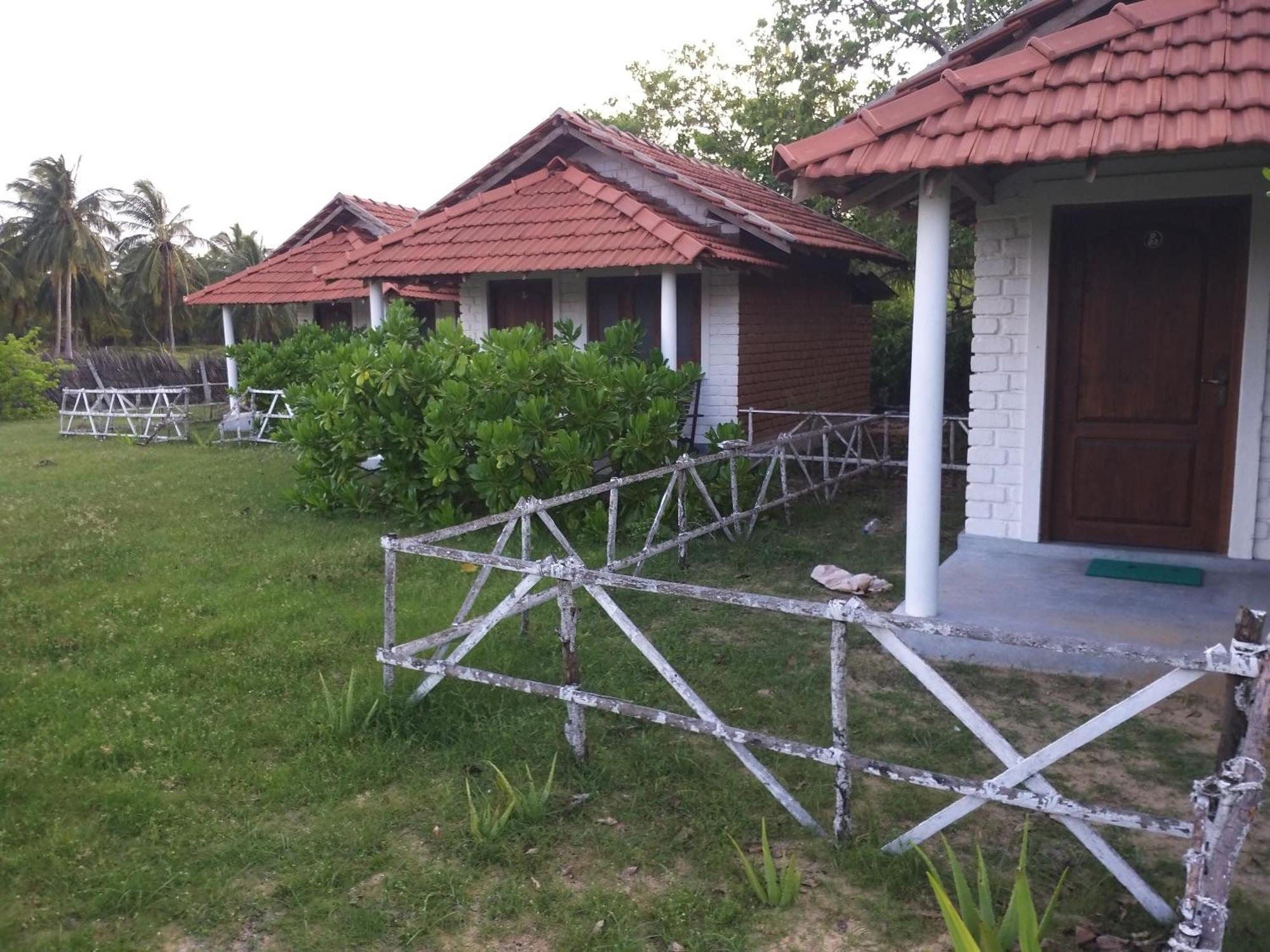 Windy Beach Cabanas Kalpitiya Chambre photo